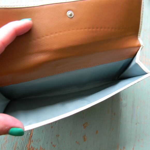 COACH CREAM LEATHER TAN TRIM TURNLOCK LARGE CLUTCH WALLET - Picture 8 of 8